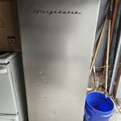 Frigidaire Refrigerator In Good Condition 