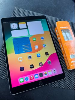 Apple iPad Pro 10.5” 120Hz 64GB WiFi Bluetooth *Excellent Condition*