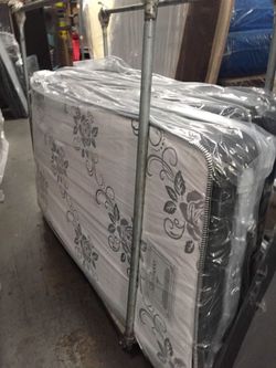 New Deluxe Brand Twin Size