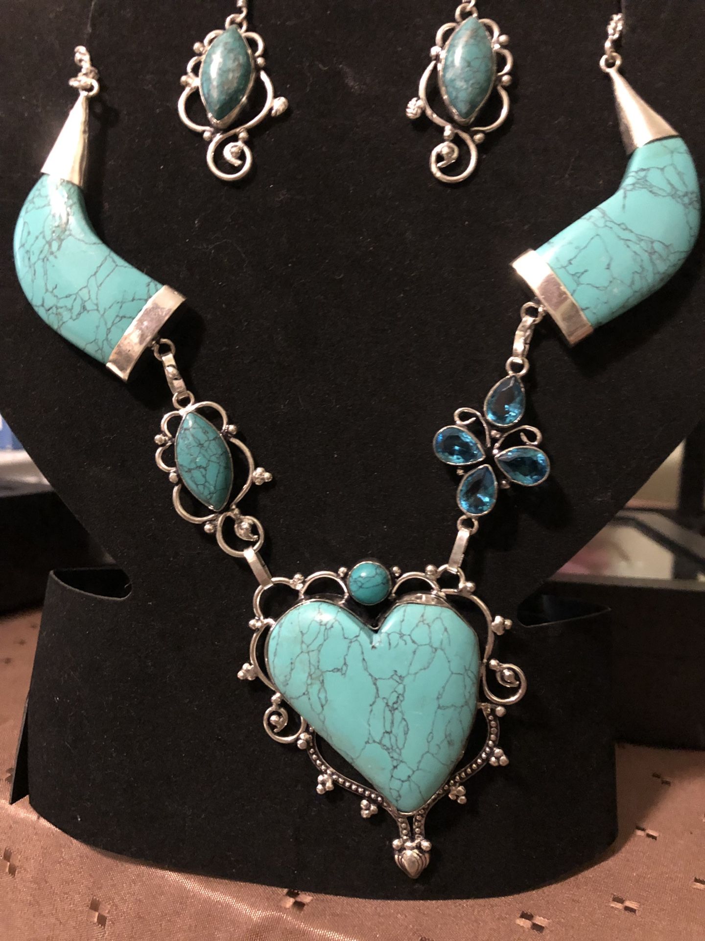 Turquoise necklace and earrings set