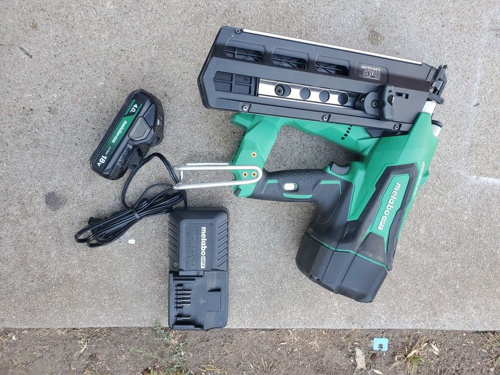 Metabo NR1890DR(s) Cordless Strip Nailer Kit