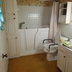 Jetted Walk In Tub (Great Condition)