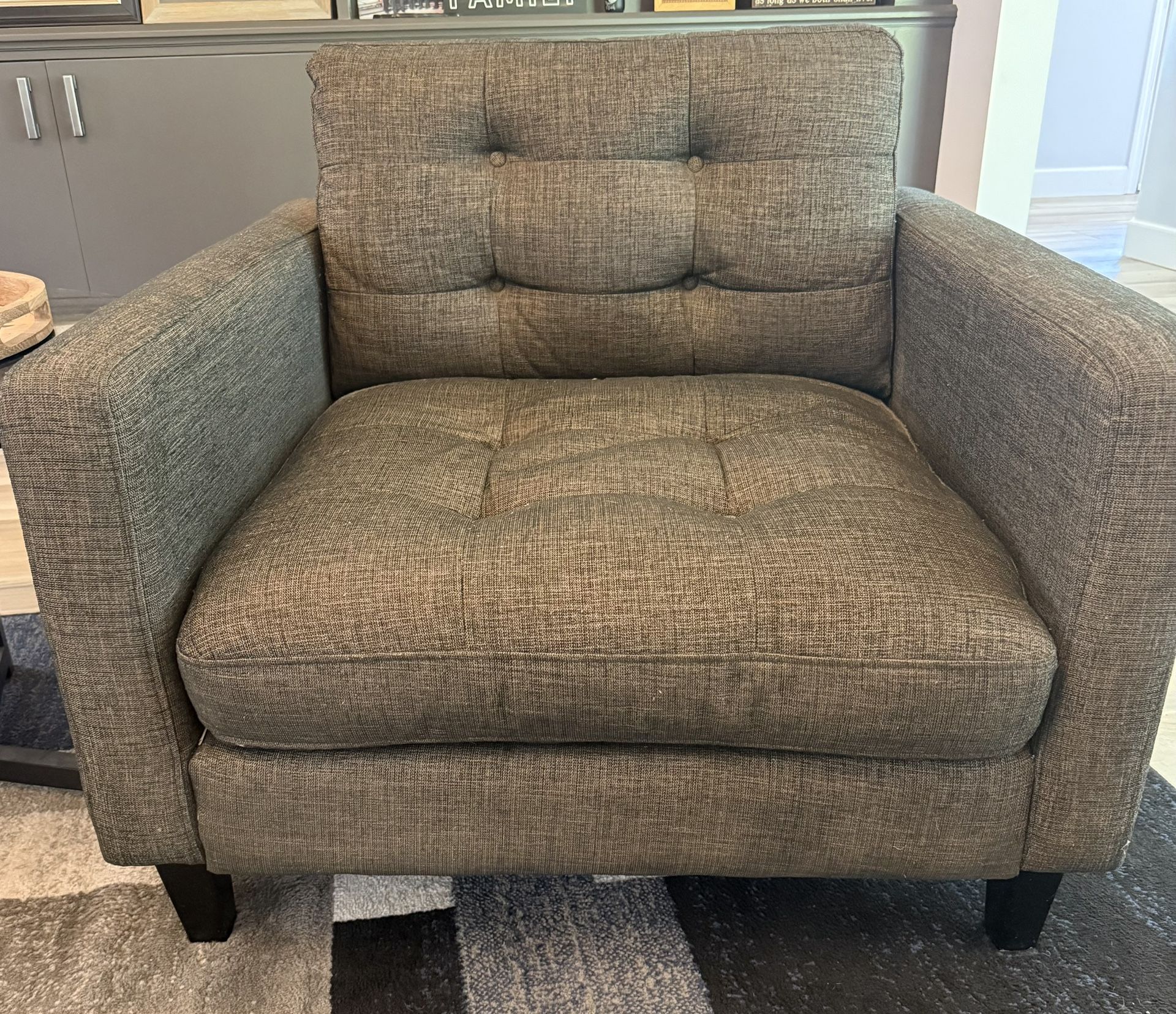 Accent chair