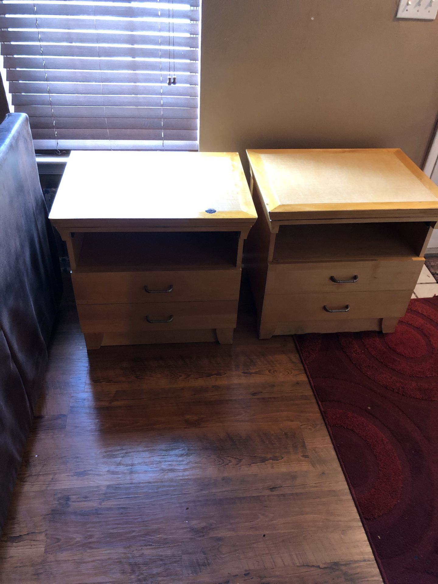 2 wood night stands
