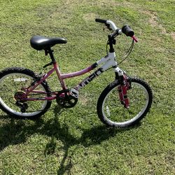 Girls' BCA 20" Crossfire 6-Speed ​​Mountain Bike, Pink/Black