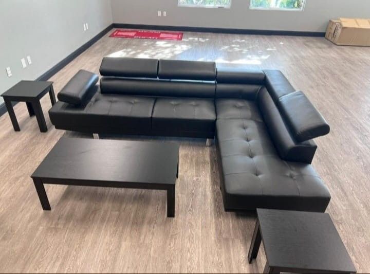 SECTIONAL COUCH 🆕️