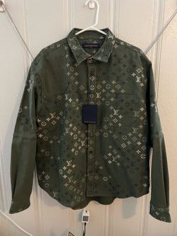 Green Lv pattern button up