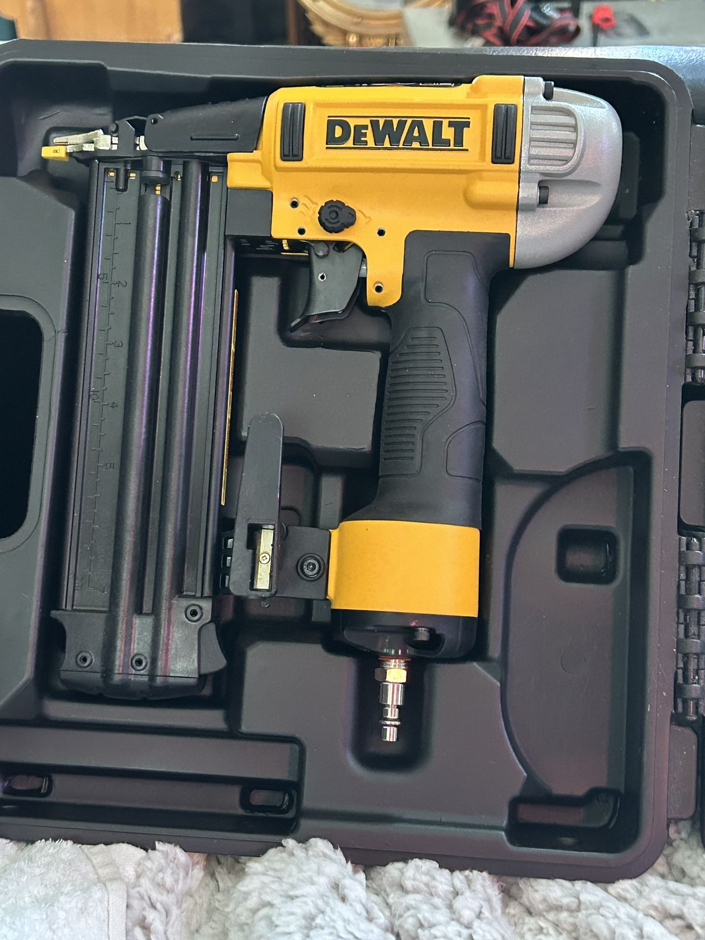 DEWALT 18 Gauge Brad Nailer