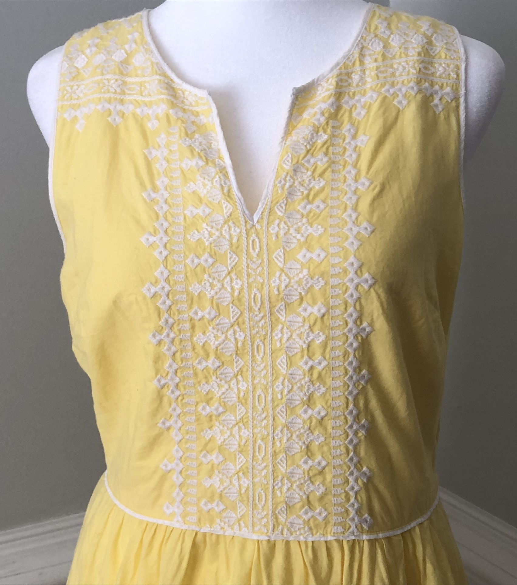 Fully Lined Yellow Sundress With White Embroidery By Vineyard Vines (size 4)