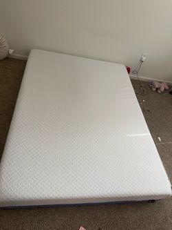 Zinus Queen Memory Foam Mattress – Like New, 3 Months Old