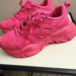 FILA SNEAKERS / NEW NEVER WORN