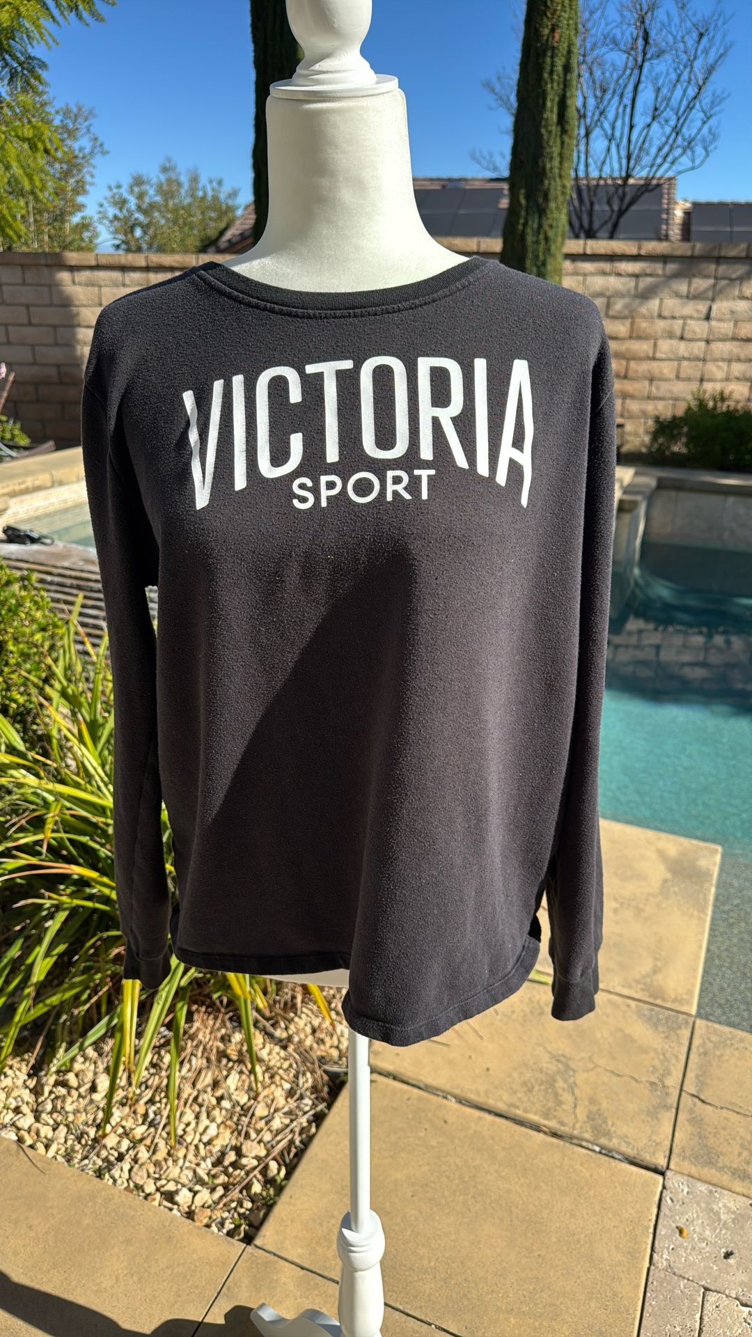 Victoria Secret Pullover - Large
