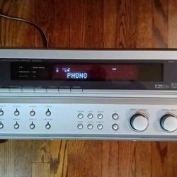 Kenwood V R- 8070   7.1 Receiver