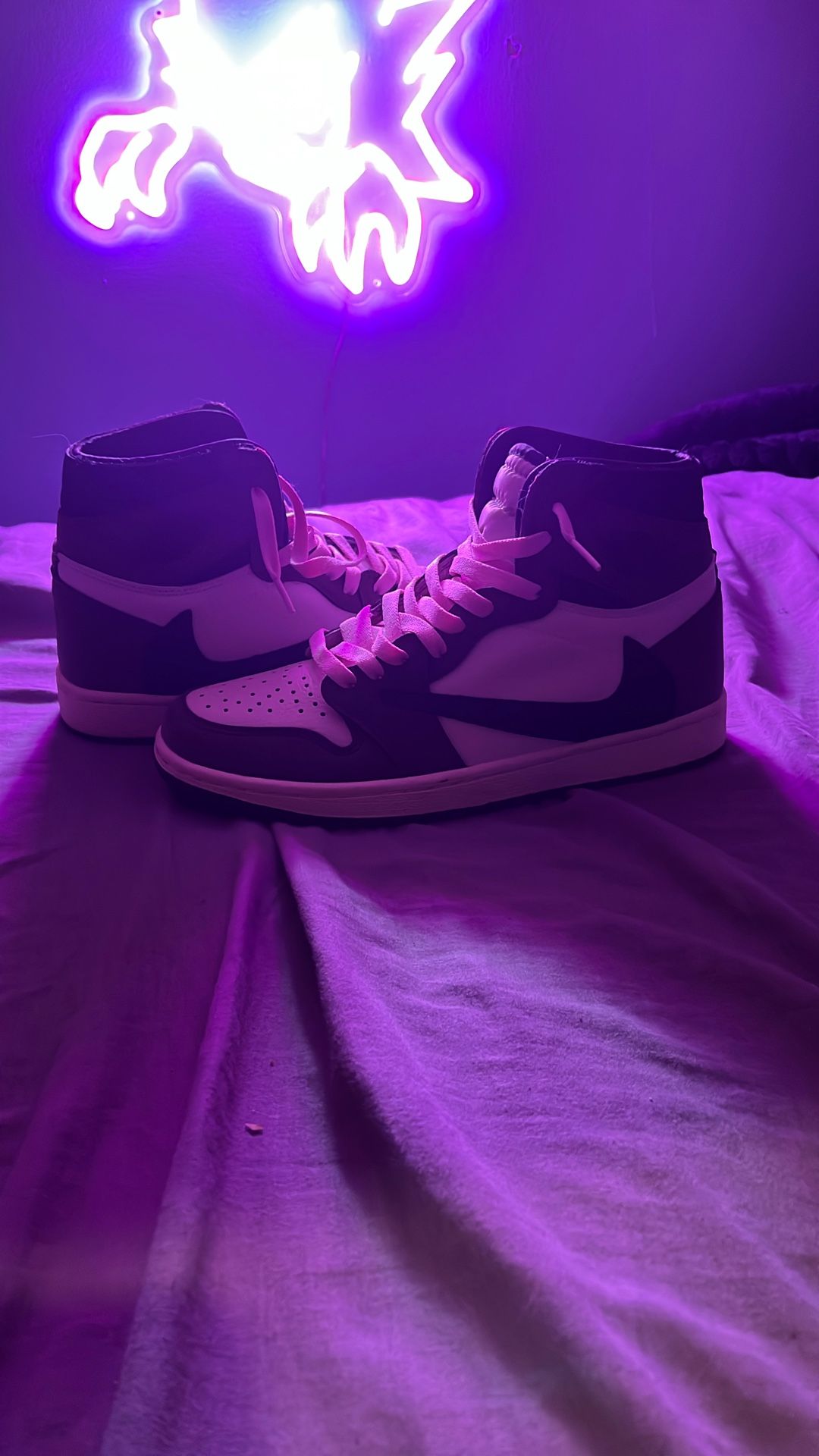 9.5y Travis Scott Jordan ones