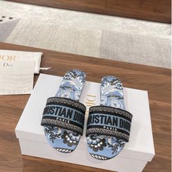 Embroidered slippers