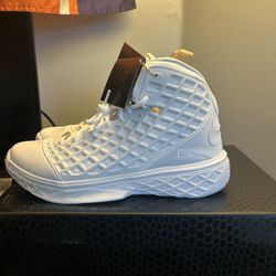 Kobe 3 halo size 11.5 (DS) $260