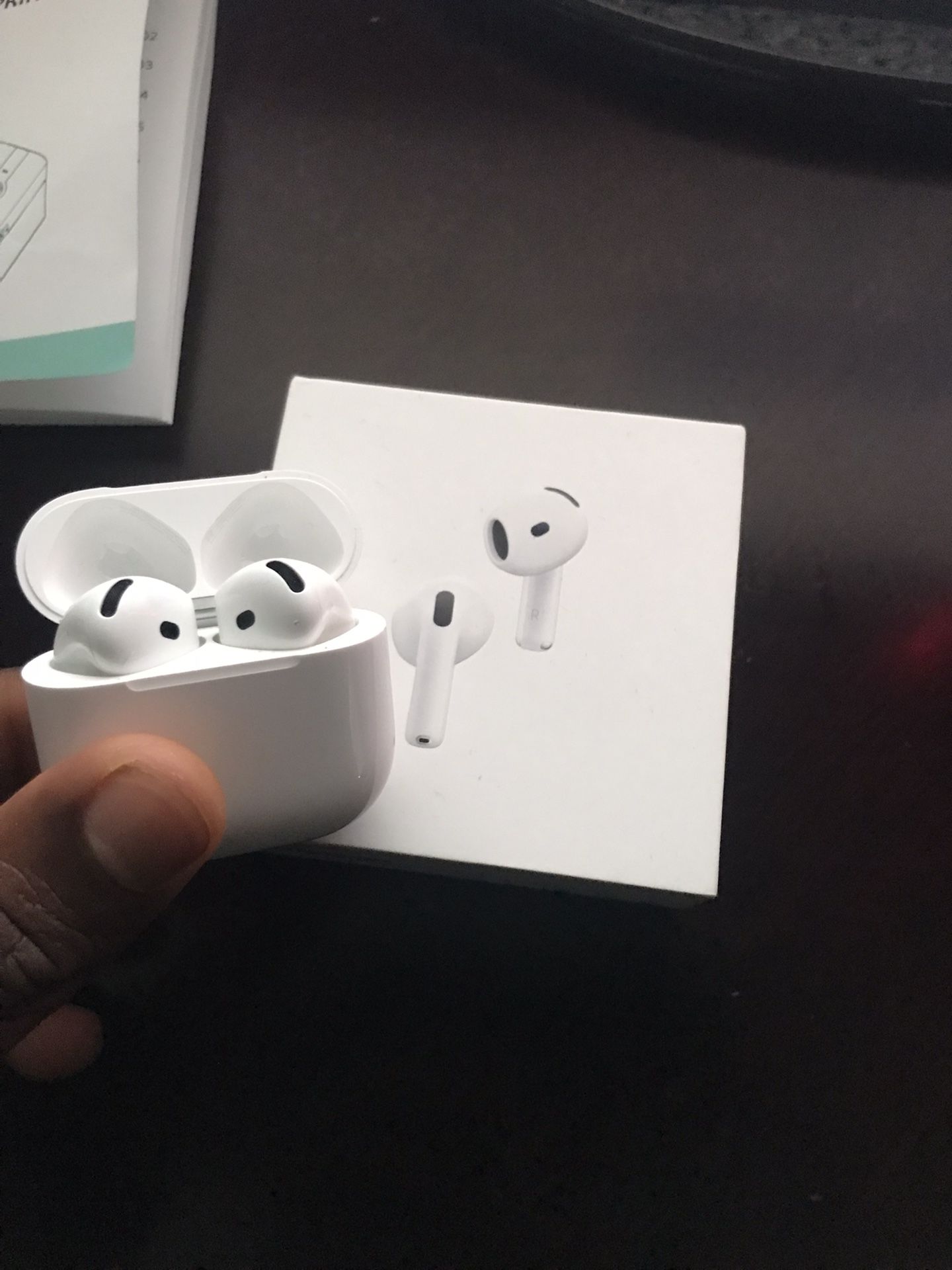 AirPod 4 W Noise Cancellation
