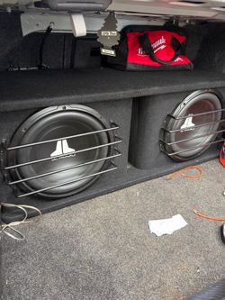 Dual 12" JL sub in Skar enclosure JL 12w3-4 skar sk2x12v HITS HARD