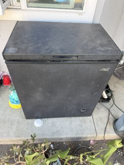 Arctic King 5 cu. ft. Chest Freezer – Works Great
