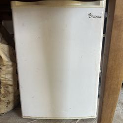 Mini Fridge (Refrigerator, Cooler)
