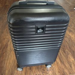 CHILDREN TRAVEL LUGGAGE BLACK The item is in good condition