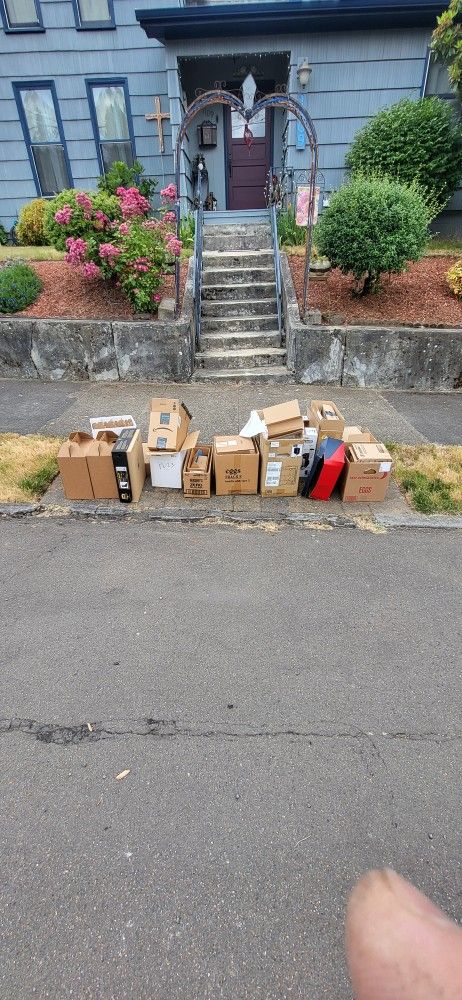 Boxes - Free - Boxes