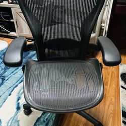 Herman Miller Aeron Size B