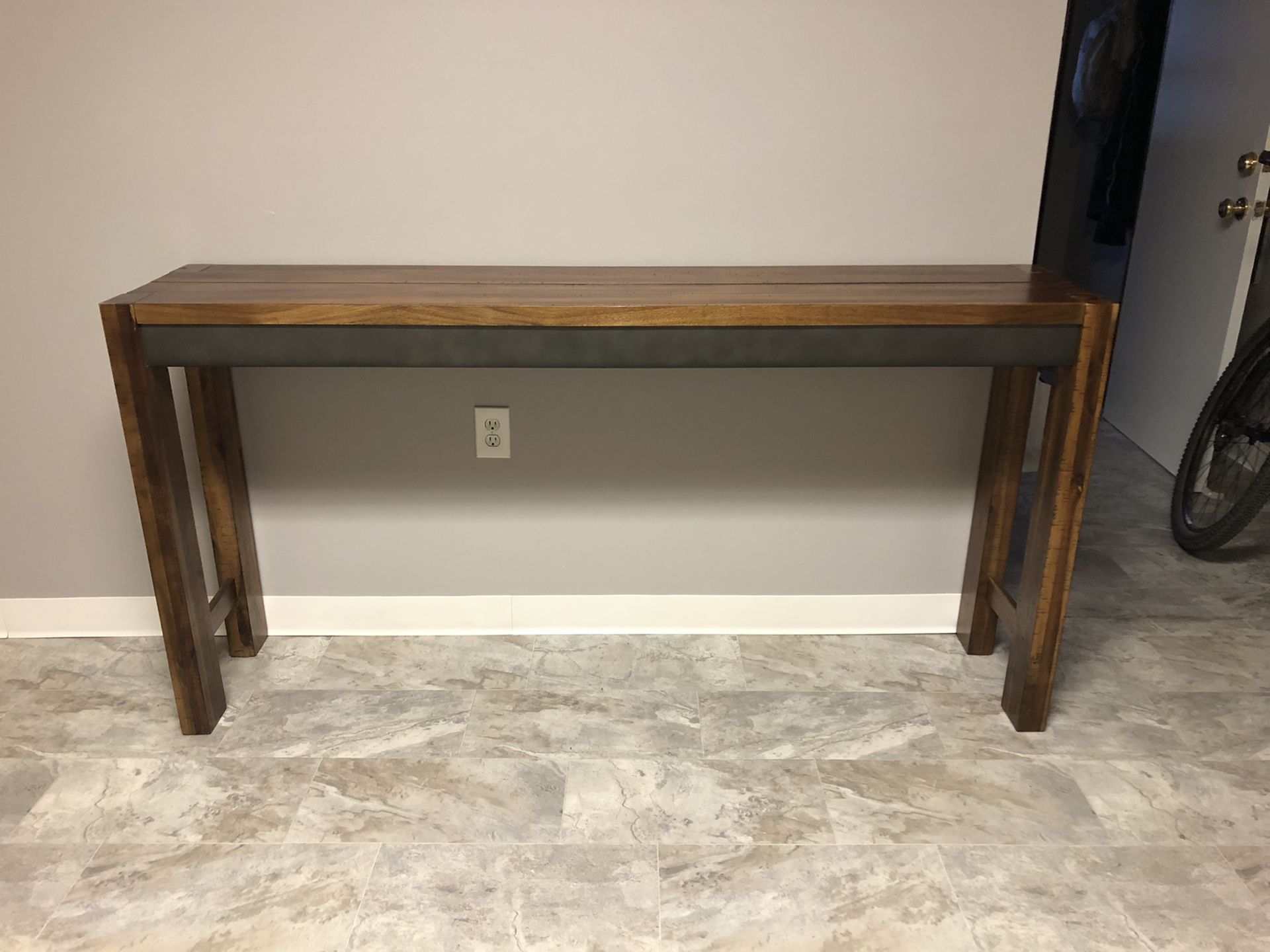 Counter-Height Table / Bar