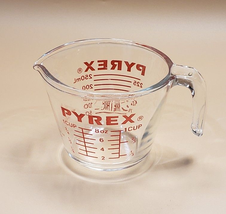 Vintage Pyrex Measuring Cup