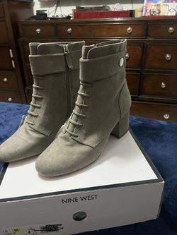 Botas Color Gris