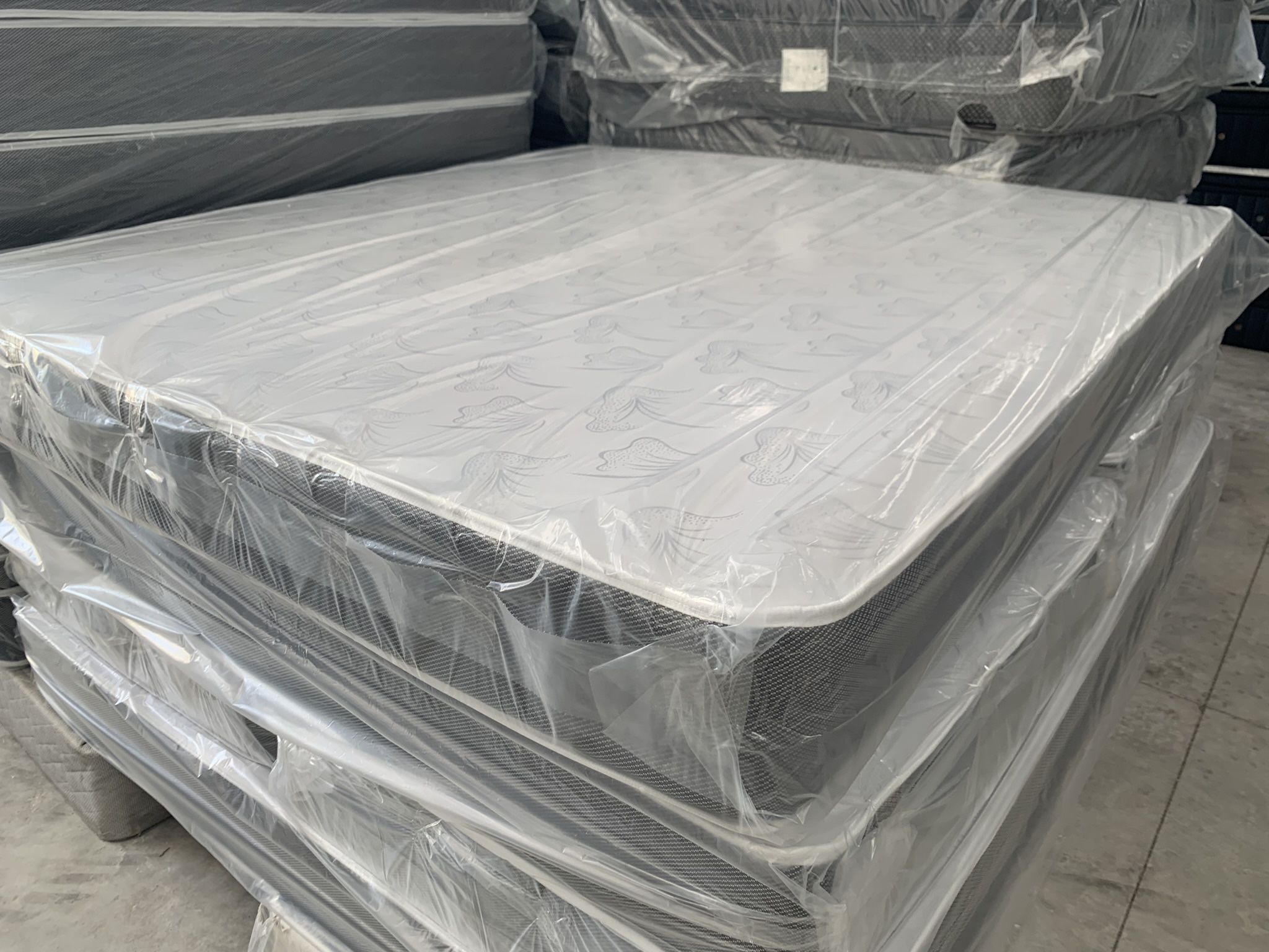 Queen Size Mattress Set