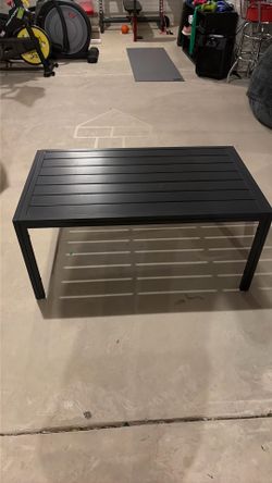 Outdoor patio coffee table
