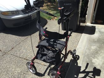 Walk wheelchair