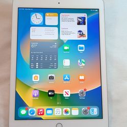 NICE Silver APPLE iPad 5 32GB WIFI iOS16 $90
