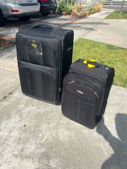 2 suitcases for free