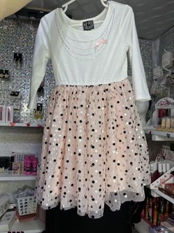 Cute gentle used dress girl  size 5/ worn once only/ firm on the price