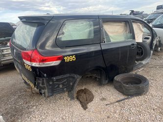 2016 Toyota Sienna Parts Only!!