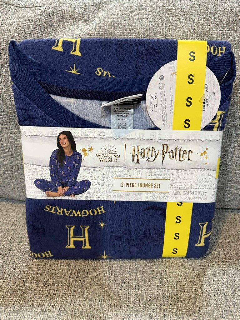 Brand New Harry Potter Pajamas- Size Small 