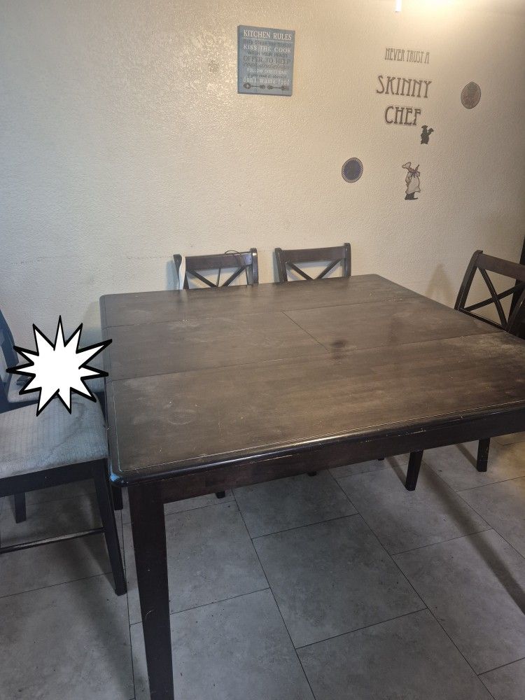 Kitchen Table/8 Chairs