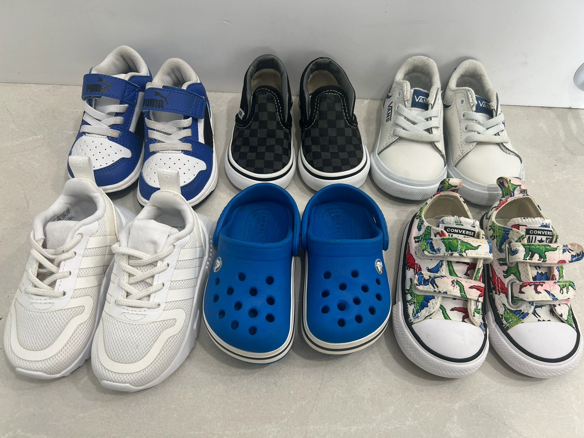 Toodler Shoes Size 4