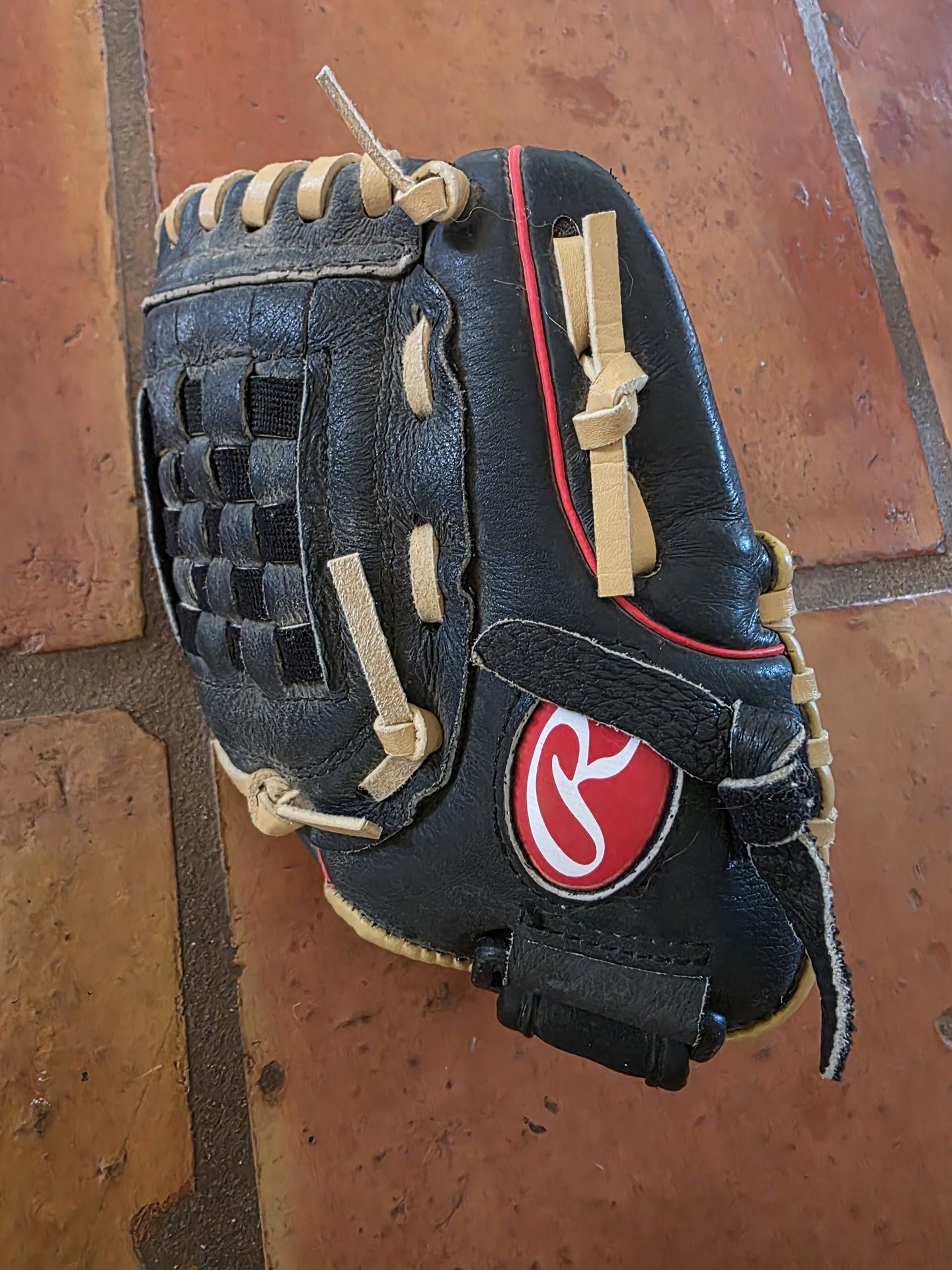 Kids 10 inch T-ball glove - Rawlings youth baseball glove