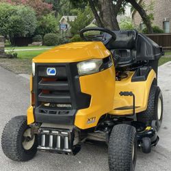 2018 Cub cadet xt1 42" zero turn mower// John Deere// Toro Timecutter//cub Cadet // Honda// Ariens Apex//