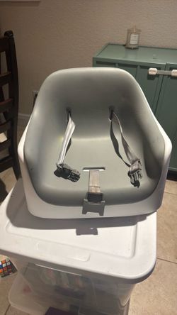 Oxo tot booster feeding seat