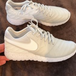 Nike sneakers Size 10.5 New 