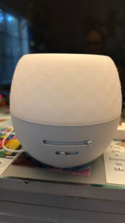 Scentsy Fleur Gray Deluxe Diffuser