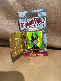 Disneyland Villains Vault 2017 Maleficent Story Book PIn Limited Edition 1000