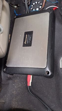 Pioneer 8400 600 w rms used