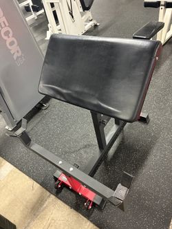 Preacher curl machine