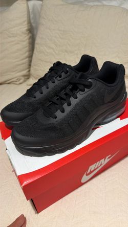 Nike Air Max Invigor Triple Black