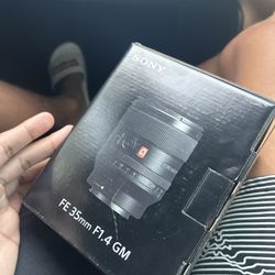 A7IV + 35MM 1.4 GM + Accessories 